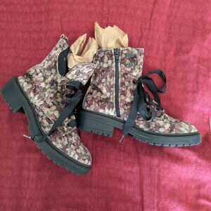 CANDIE’SVelvet CONFIDENT Floral Combat Boots - Women's Size 7M